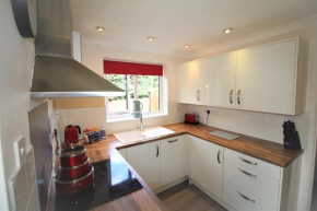 3 Bed House - Garden & Parking - Quiet Cul De Sac